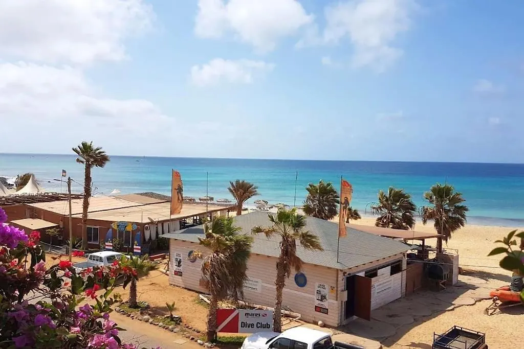 Lägenhet Penthouse With Rooftopbar, Fiber Wifi, Next To The Beach! Santa Maria Kap Verde