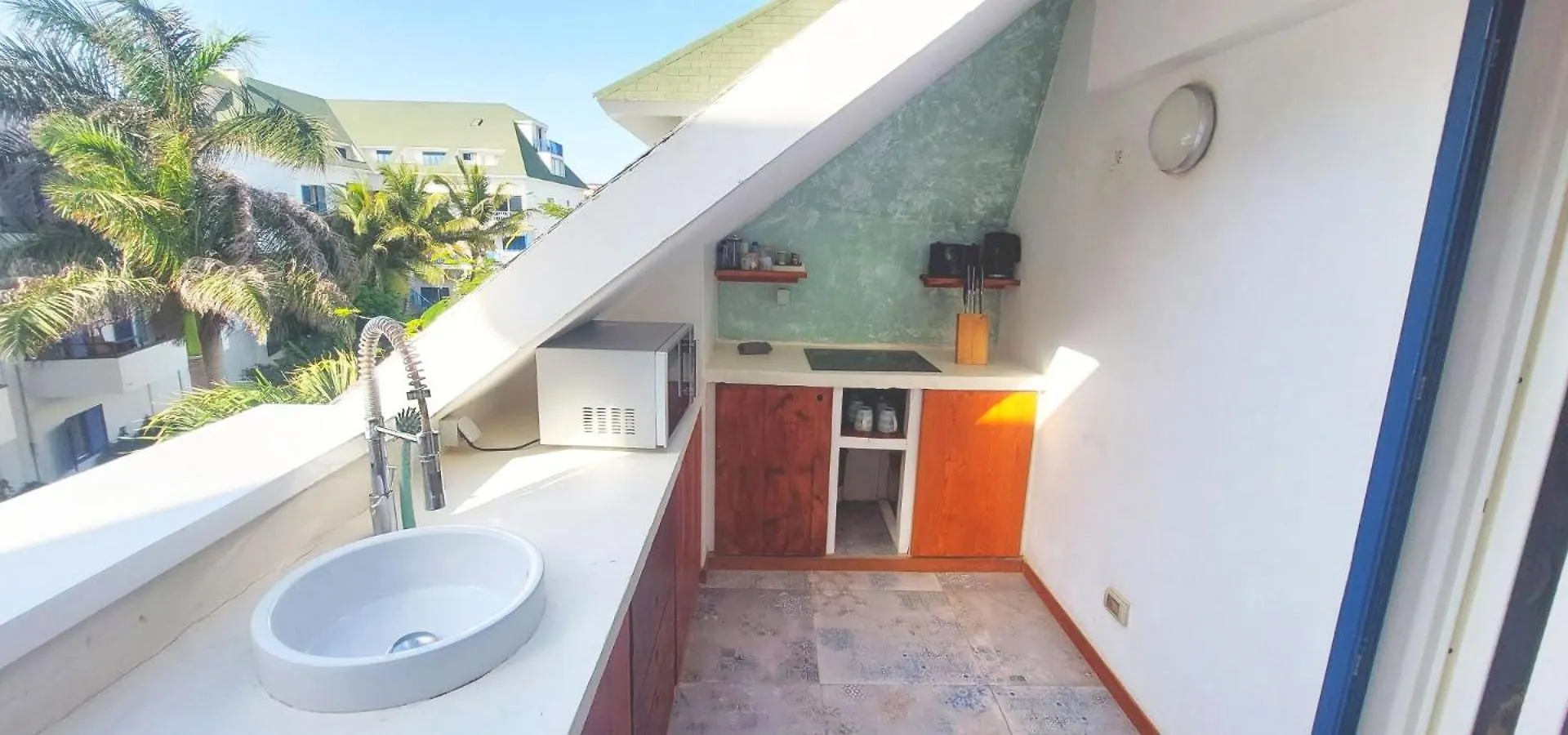 Penthouse With Rooftopbar, Fiber Wifi, Next To The Beach! Santa Maria Kap Verde