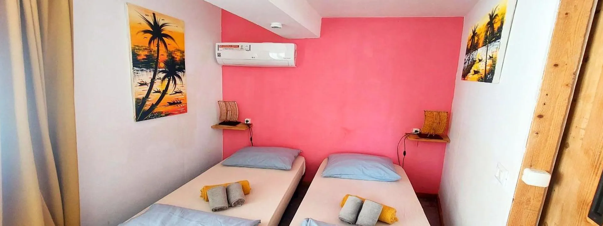 Penthouse With Rooftopbar, Fiber Wifi, Next To The Beach! Santa Maria Lägenhet
